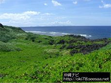 200808辺戸岬から見た伊平屋島.jpg